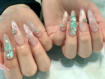 蒼の部屋の写真/【長さ出しでスラっとキレイな指先に。】持ち込み歓迎！シンプル～ニュアンス～個性派まで幅広くお任せ♪