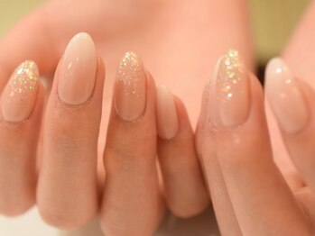 カーニバルマニア 明石店(Carnival Mania)の写真/【忙しい女性必見◎】美肌にみえる肌馴染みのいいカラーやアートをご提案☆大人可愛い指先に…♪