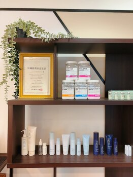 ビズビズ 梅田店(bisebise)/サロン専用のフェース化粧品使用
