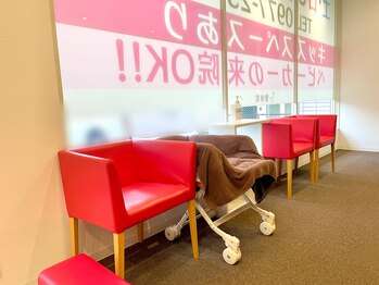 モア整体院/広々とした待合室☆