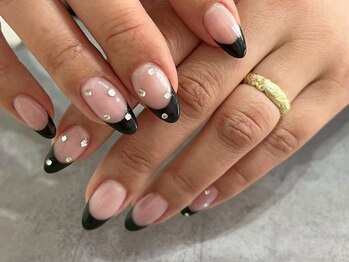 アンドネイル(+ and Nail)/フレンチネイル/黒/ストーン