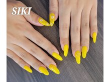 シキ(SIKI)/イエローカラーの春ネイル