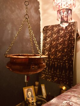 ファンディー(fan-dii)/シロダーラ《根を整える》