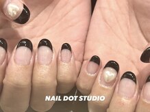ネイルドットスタジオ 堺筋本町(NAIL DOT STUDIO)/黒フレンチ