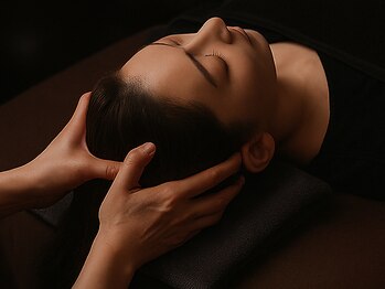 ハピネスエグゼ 深眠ヘッドスパの写真/PC疲れや重い頭をスッキリ!話題の鉱石パワーで脳疲労をケアし深い眠りを。表情筋を整え若々しい見た目へ♪