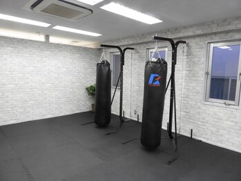 バランスキックボクシングジムプラスビューティーバランス整体 孝/サンドバック