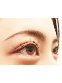 ナチュラル上品な目元にしたい