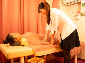 モミフクはり灸指圧マッサージ室/施術風景