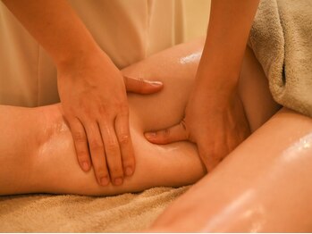 リッコ(ricco)の写真/下半身の悩みを徹底ケア！脂肪をほぐしてむくみ改善◎冷え改善で代謝アップして、痩せやすい体へ導きます！