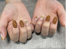 ココネイル(Koco Nail)/ぷっくりフラワーデザイン