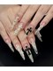 ミカネイルズ 心斎橋店(Mika Nails)の写真/【心斎橋/四ツ橋】トレンドを取り入れた豊富なパーツを数千種類ご用意！キラキラネイルでテンションUP♪