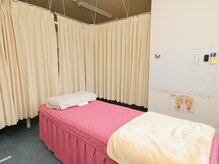 妊活・産前産後特化サロン【Bloom】 四日市店 整体/ウィンバック/ドライヘッドスパの雰囲気(個室完備でお子様連れ、女性の方も安心してご来院いただけます)