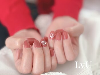 ラブユー(LvU)/血色系ワンカラーに推しネイル