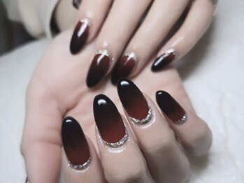 イーアンドイー(e&e)の写真/オトナ女子向け★洗練された上品で美しい爪先へ。シンプルだからこそ差がつく技術をご提供◎