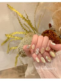 淡色ニュアンスネイル