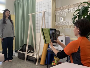 ストレチックス 上尾店/ipadアプリで姿勢診断