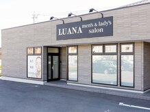 ルアナ(LUANA)の雰囲気（黒とゴールドの看板が目印です★）