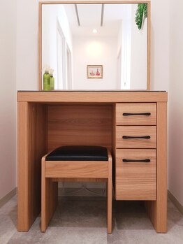 グルーグルー(GrueGrue)/メイクルーム