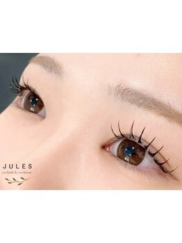 ナチュラル上品な目元にしたい