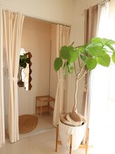 アナイス(Anais)/よもぎ蒸しマントに着替えます