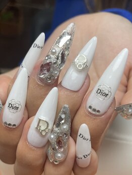 チュアリポノ/大人気ブランドロゴネイル