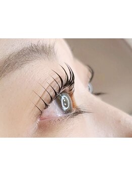 ナチュラル上品な目元にしたい