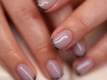 クロ(KURO)/ラメフレンチ/柳津ネイルサロン