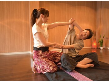 タイ式本舗/タイ古式マッサージ(足浴付)