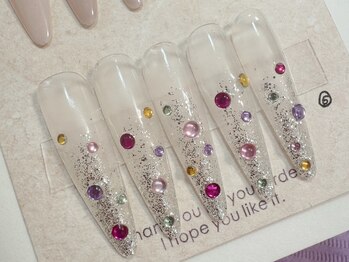 ヒラソルネイル(Girasol nail)/ラメグラ&可愛いスートン乗せ
