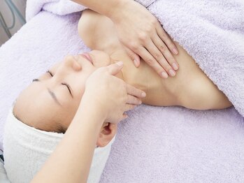 メナードフェイシャルサロン 三国ヶ丘駅西口/デコルテケア