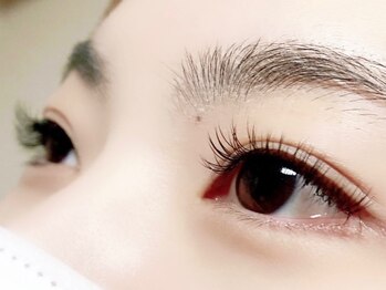 ハーゼ(Hase)の写真/エクステ専門店だからこその満足度の高い仕上がり&モチの良さで人気のフラットラッシュ♪ブラウン変更無料!