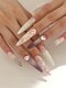 エネ ラッシュアンドブロウ バイ アンドエラ(ENNE Lash&Blow by&ERA)の写真/長さを出すならお任せ！チップを使用した長さ出しで、指先から華やかな印象に♪