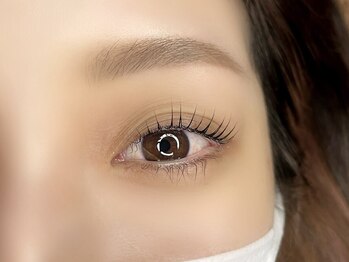 エナ(ENAK)の写真/《モチ&仕上がり◎のアップフォースリフト》傷みにくいまつげパーマ特許技術で根元から上向きまつげに♪