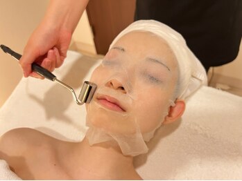 ファミーユ(famille)の写真/エイジングケア成分99.9％高純度NMN導入でハリツヤたまご肌に♪年齢肌でお悩みの大人女性にオススメ！