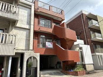 リノ(Lino)/レンガの建物でらせん階段が目印