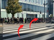 ローリーアイ 原宿/2.表参道口から信号を渡ります♪