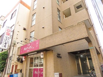 リリーアイラッシュ 西葛西店(RILY eyelash)/１階の〈焼肉やっちゃん〉が目印