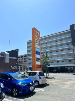 カレン 伊都店/オレンジの看板が駐車場の目印!