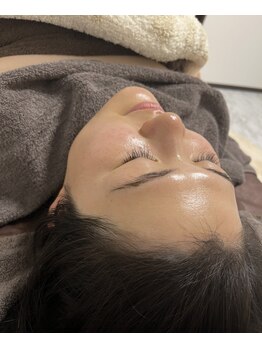 クレセント(CRESCENT)の写真/【顔全体がくすんで見えたり、疲れ顔に見えるときありませんか？】そんなお悩みがある方におすすめ♪