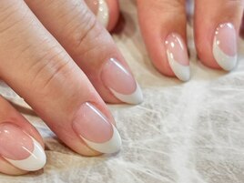 大人上品ホワイトフレンチ