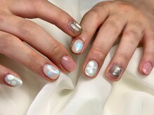 パダアット ヴァラネイル 天神南店(PADA at VALLANAIL)/ドット/幻想的/ニュアンスネイル