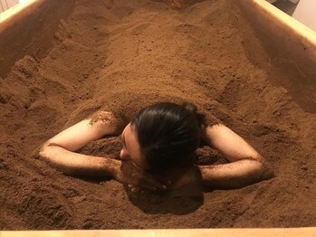 ヌッカ 学芸大学店(Nucca)の写真/凝り固まった身体を米ぬか酵素風呂で全身温めて、血行促進！凝り知らずな疲れにくい身体作りを♪