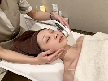 ザ シティ 札幌店(The CITY)の写真/【最強小顔】グッと引き上げ！小顔リフトアップケア(EMS)￥3800！変化をご体感ください♪