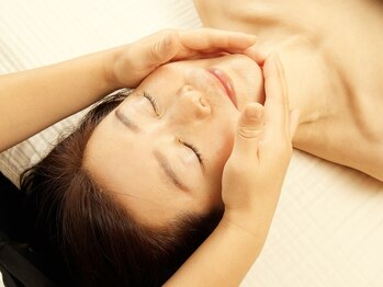 ピアチューレ(Piacere)/《 ヒーリングフェイシャル 》