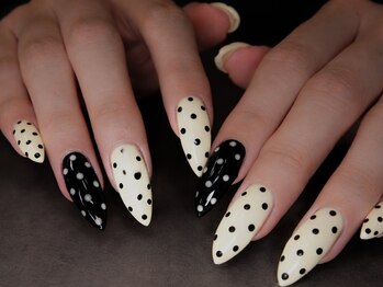 エックスネイルトウキョウ(X NAIL TOKYO)の写真/デザインに迷う方必見！肌馴染み良いカラー変更も可能◎トレンドを抑えた定額メニューで賢くお洒落を彩る♪