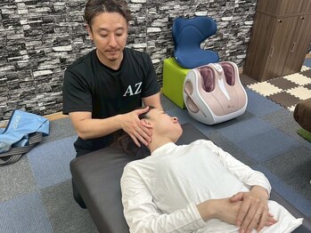 あず整体院 南森町天三/施術風景
