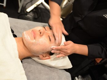 ラシェス ハスダ(luscious hasuda)/エステ施術風景【小顔/毛穴】