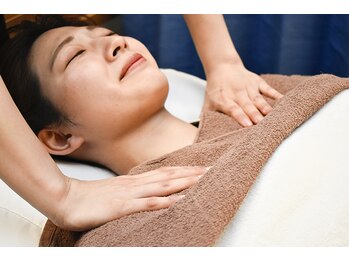 雲上のゆりかご 志木店/《デコルテ》