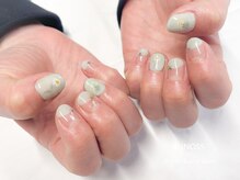 ブリノス(BLINOSS)/デイジー☆ハーフフレンチネイル