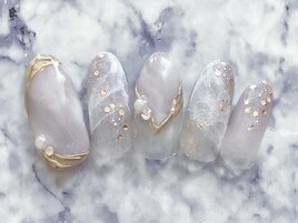 頑張った私へご褒美キラ艶ネイル